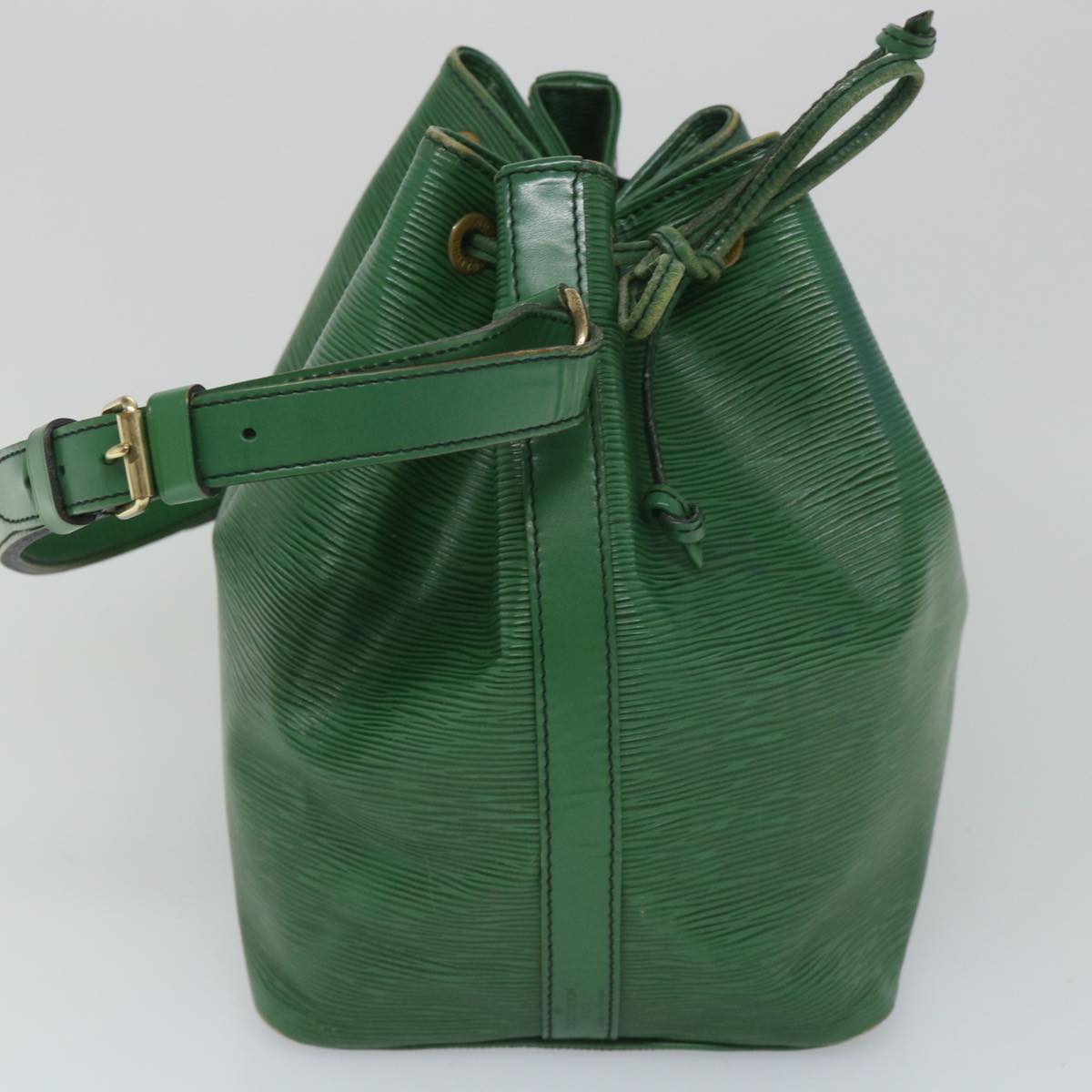 LOUIS VUITTON Epi Petit Noe Shoulder Bag Green M44104 LV Auth 57021