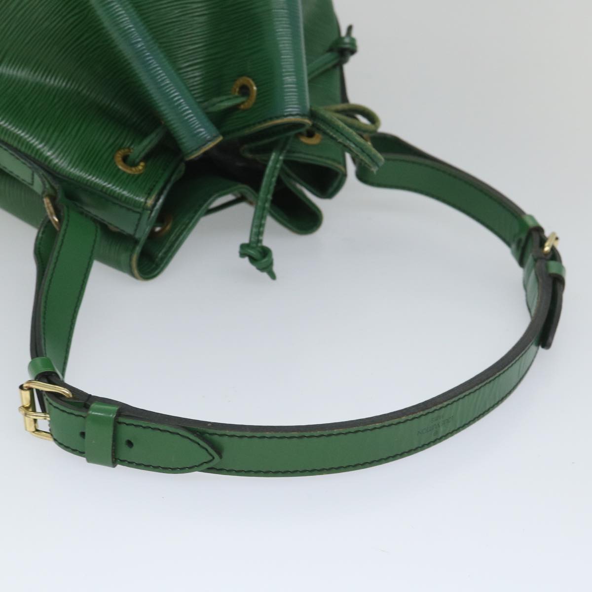 LOUIS VUITTON Epi Petit Noe Shoulder Bag Green M44104 LV Auth 57021