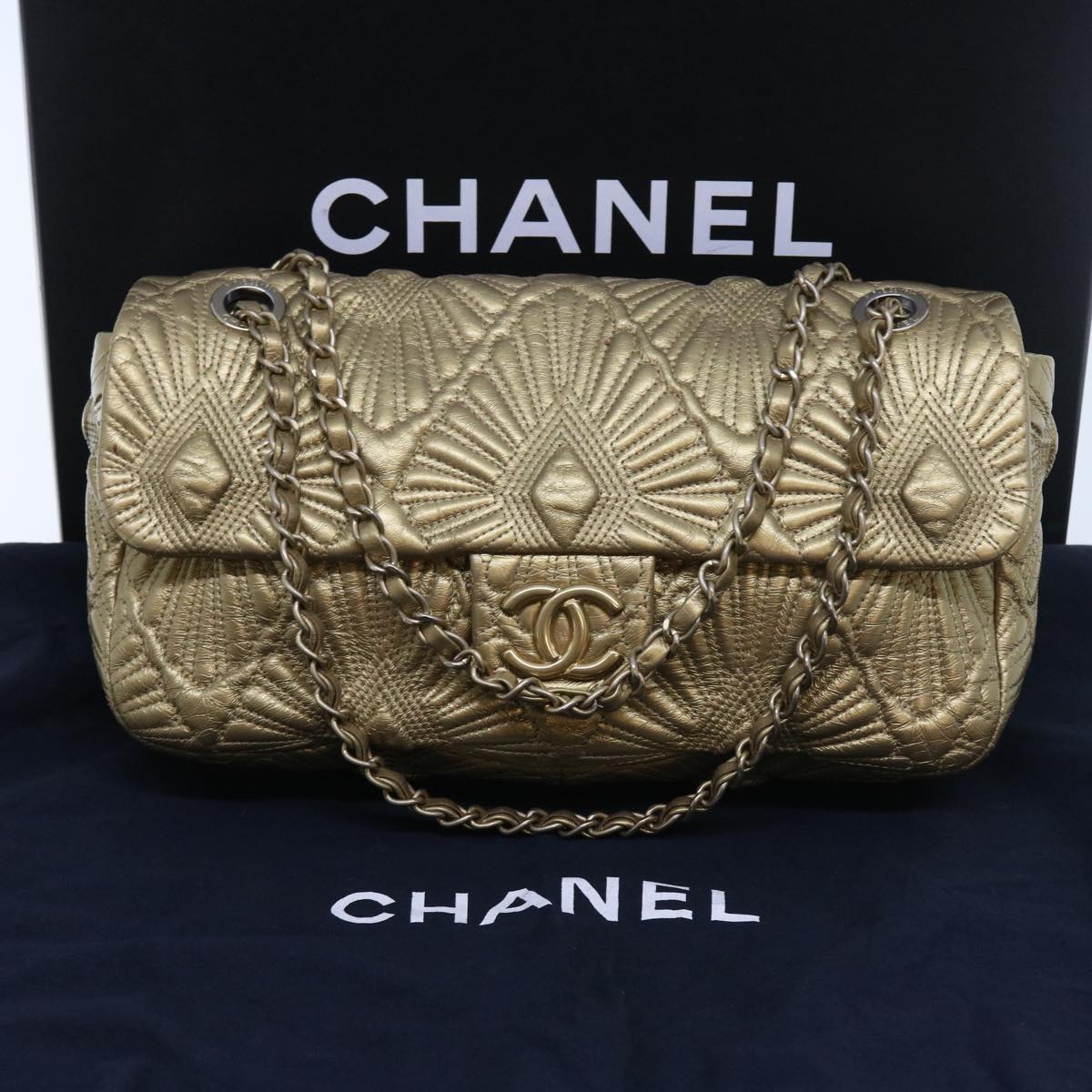 CHANEL Chain Shoulder Bag Leather Gold CC Auth 57074A