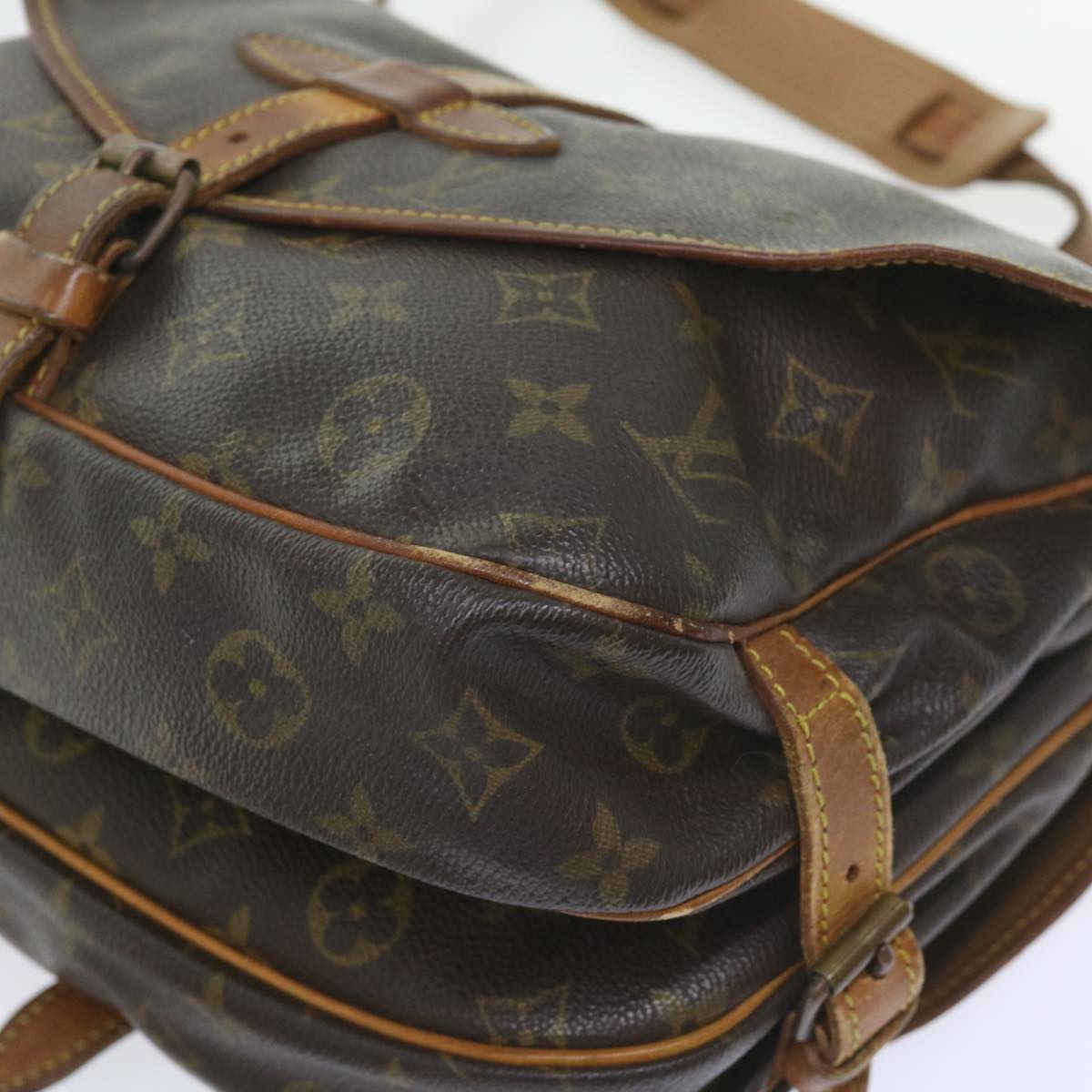 LOUIS VUITTON Monogram Saumur 30 Shoulder Bag M42256 LV Auth 57145