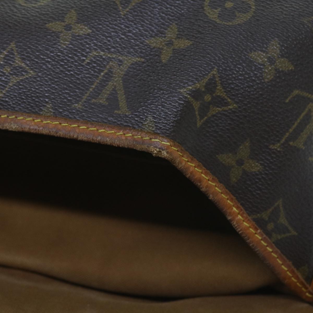 LOUIS VUITTON Monogram Saumur 30 Shoulder Bag M42256 LV Auth 57145