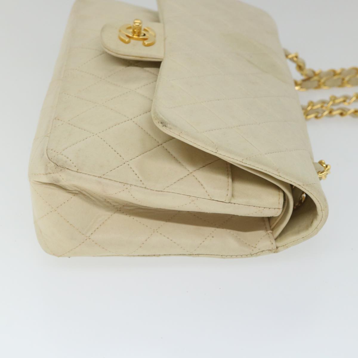 CHANEL Matelasse Turn Lock Chain Shoulder Bag Lamb Skin Beige CC Auth 57347