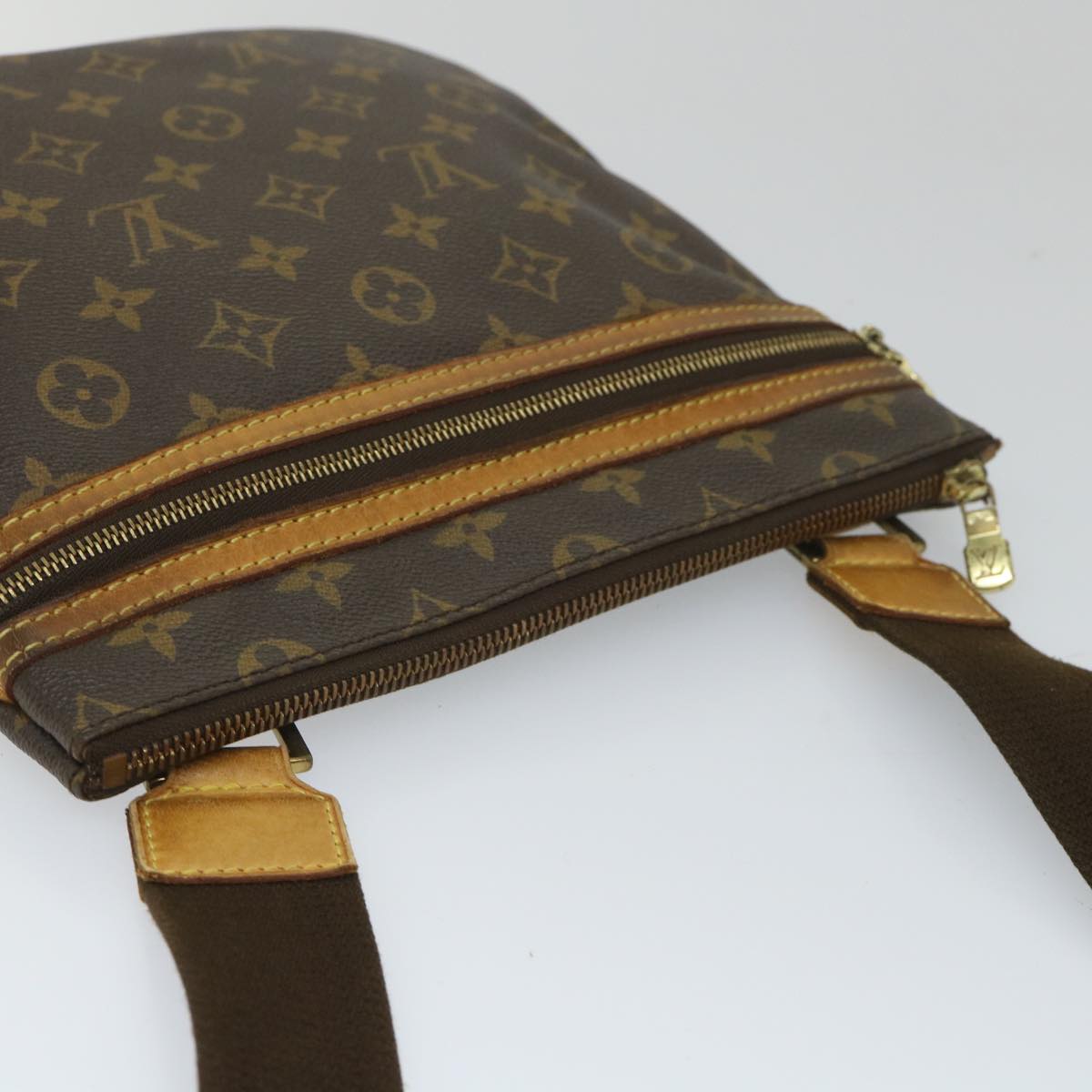 LOUIS VUITTON Monogram Pochette Bosphore Shoulder Bag M40044 LV Auth 57506