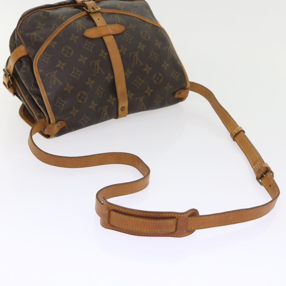 LOUIS VUITTON Monogram Saumur 30 Shoulder Bag M42256 LV Auth 57660