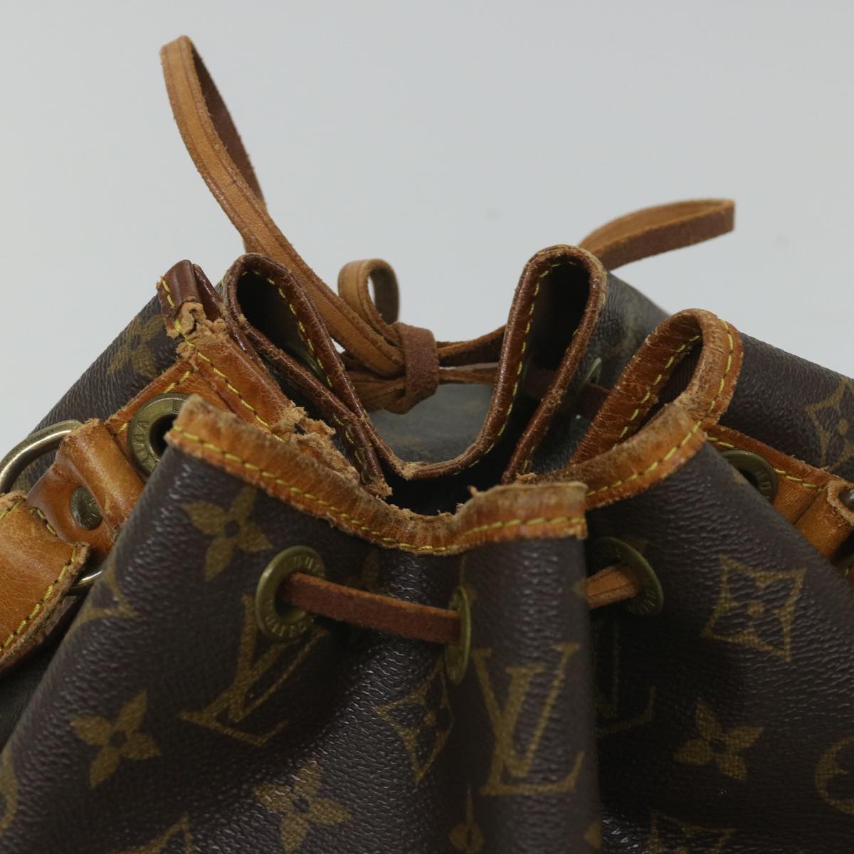 LOUIS VUITTON Monogram Petit Noe Shoulder Bag M42226 LV Auth 57690