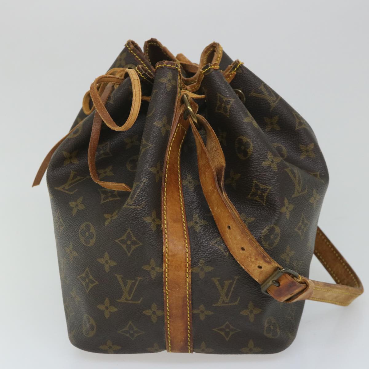 LOUIS VUITTON Monogram Petit Noe Shoulder Bag M42226 LV Auth 57692