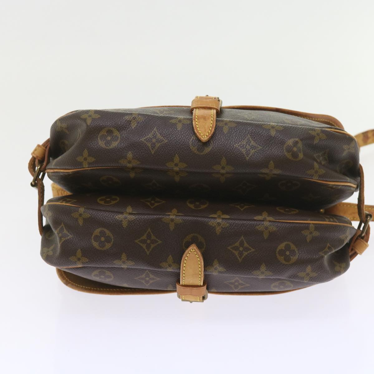 LOUIS VUITTON Monogram Saumur 30 Shoulder Bag M42256 LV Auth 57991