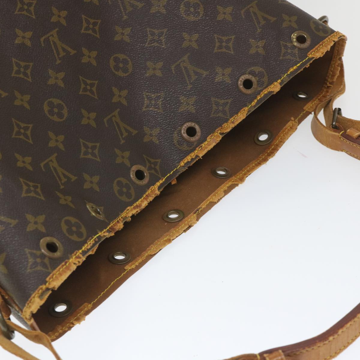 LOUIS VUITTON Monogram Noe Shoulder Bag M42224 LV Auth 57998