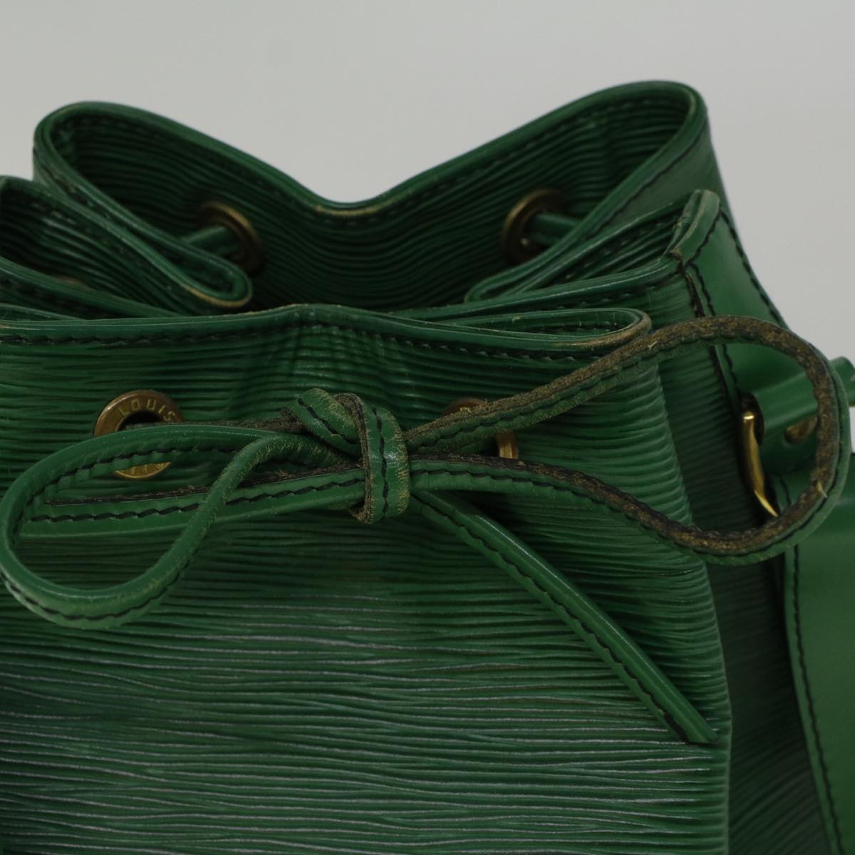 LOUIS VUITTON Epi Noe Shoulder Bag Green M44004 LV Auth 58021