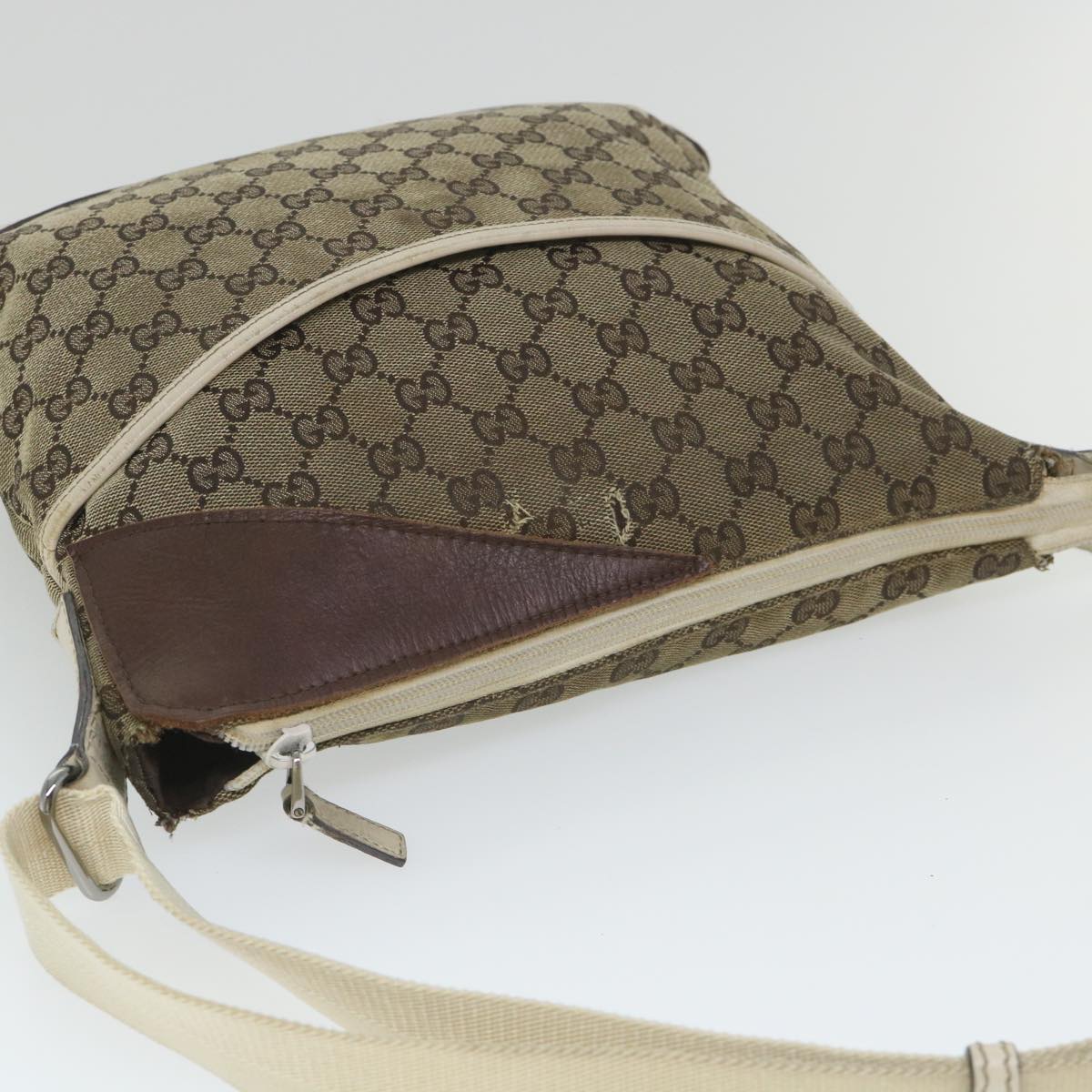 GUCCI GG Canvas Shoulder Bag Beige 145857 Auth 58042