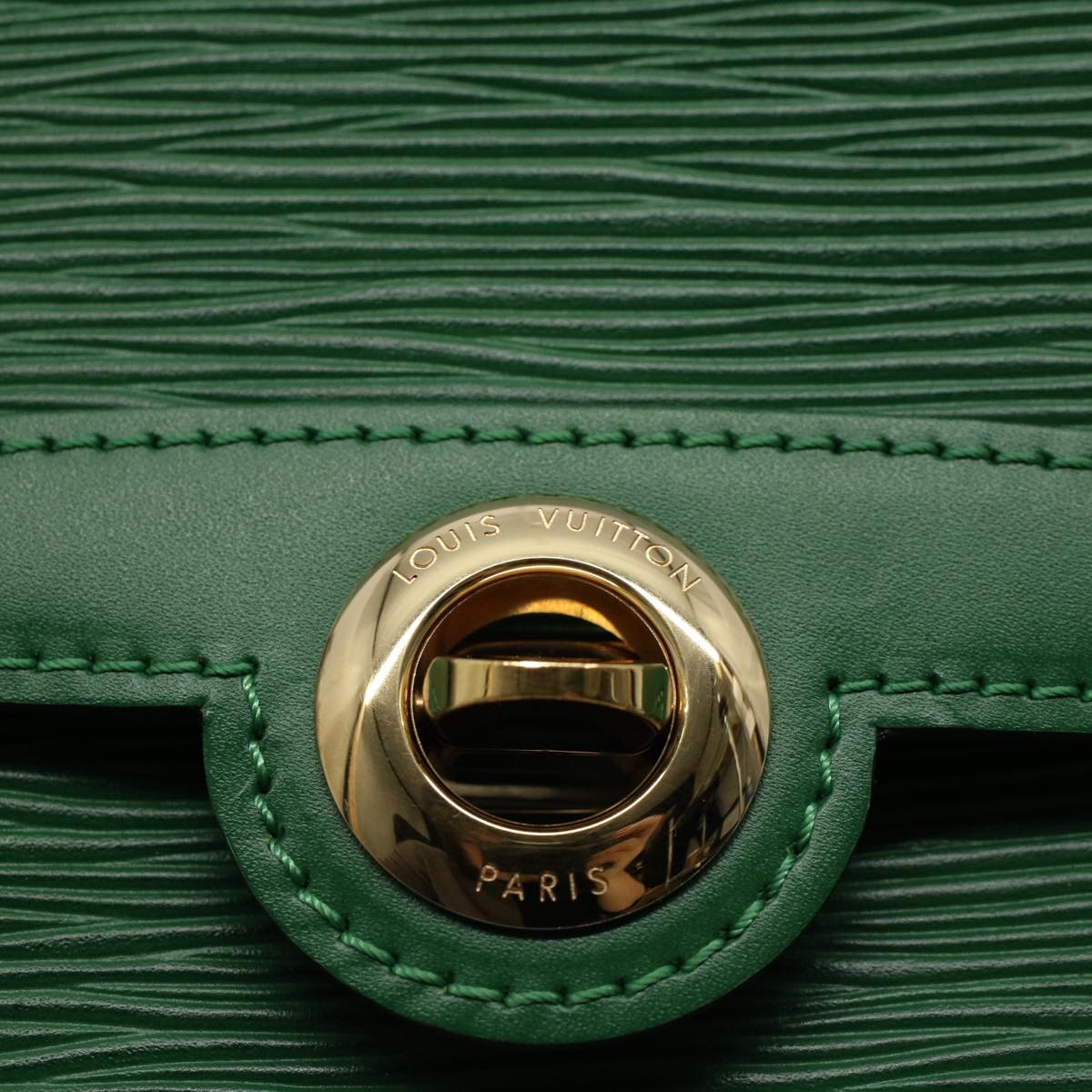 LOUIS VUITTON Epi Pochette Arche Shoulder Bag Green M52574 LV Auth 58274