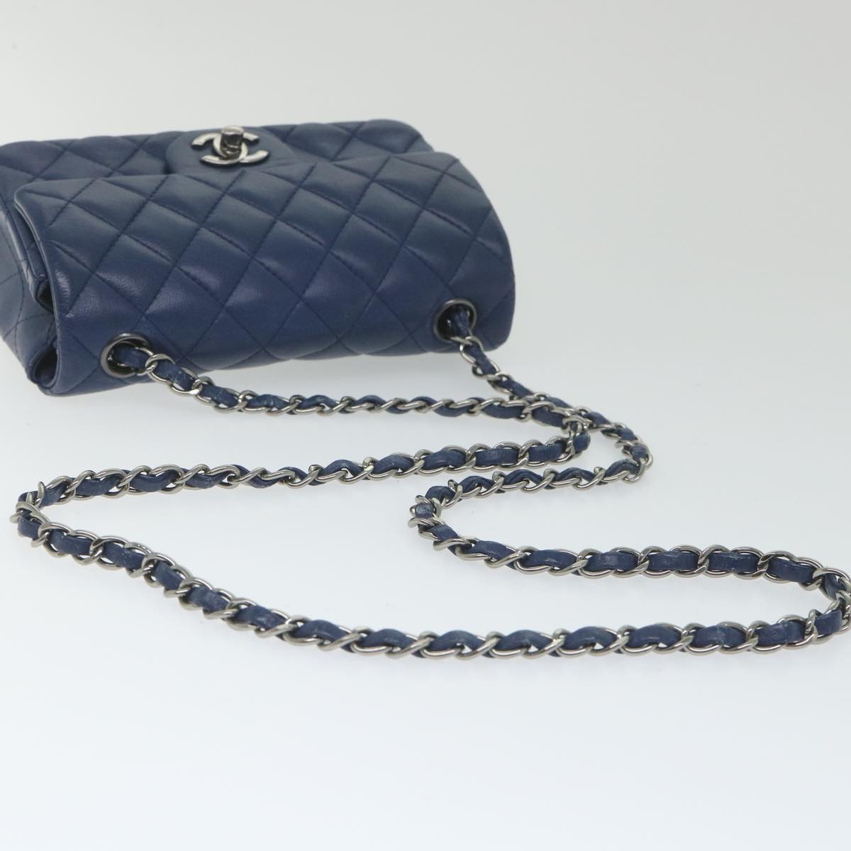 CHANEL Matelasse Chain Shoulder Bag Calf leather Navy CC Auth 58345A