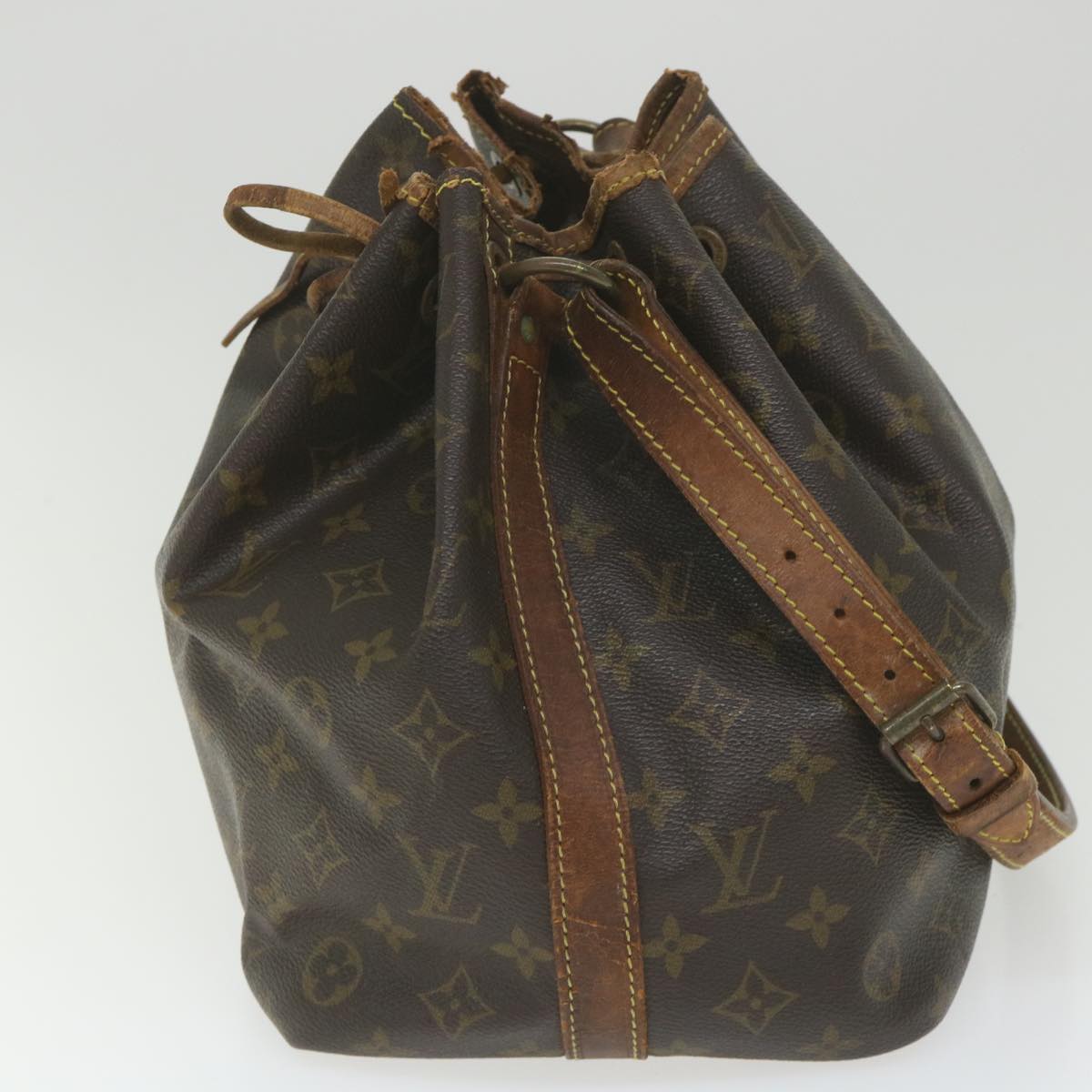 LOUIS VUITTON Monogram Petit Noe Shoulder Bag M42226 LV Auth 58431