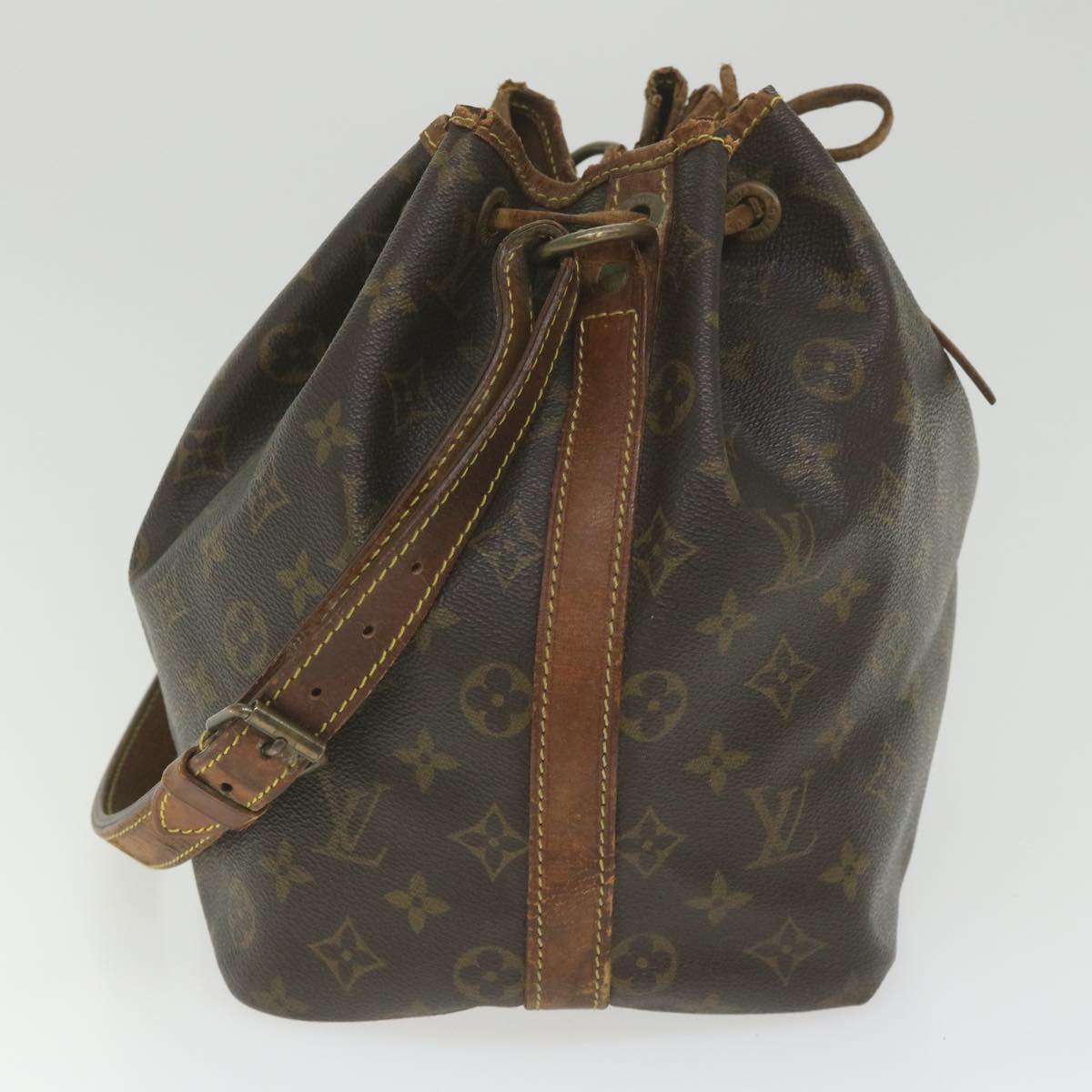 LOUIS VUITTON Monogram Petit Noe Shoulder Bag M42226 LV Auth 58431