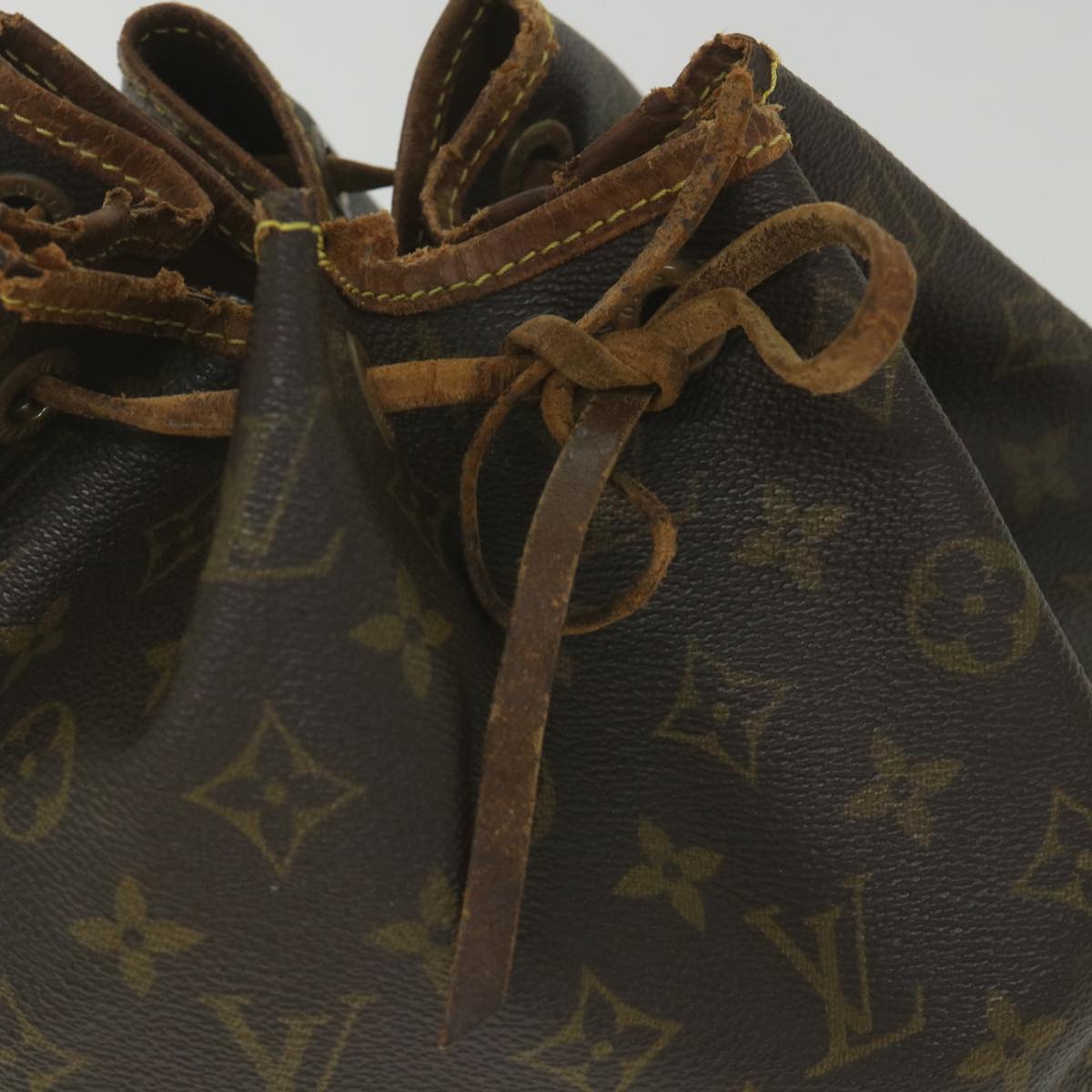 LOUIS VUITTON Monogram Petit Noe Shoulder Bag M42226 LV Auth 58431