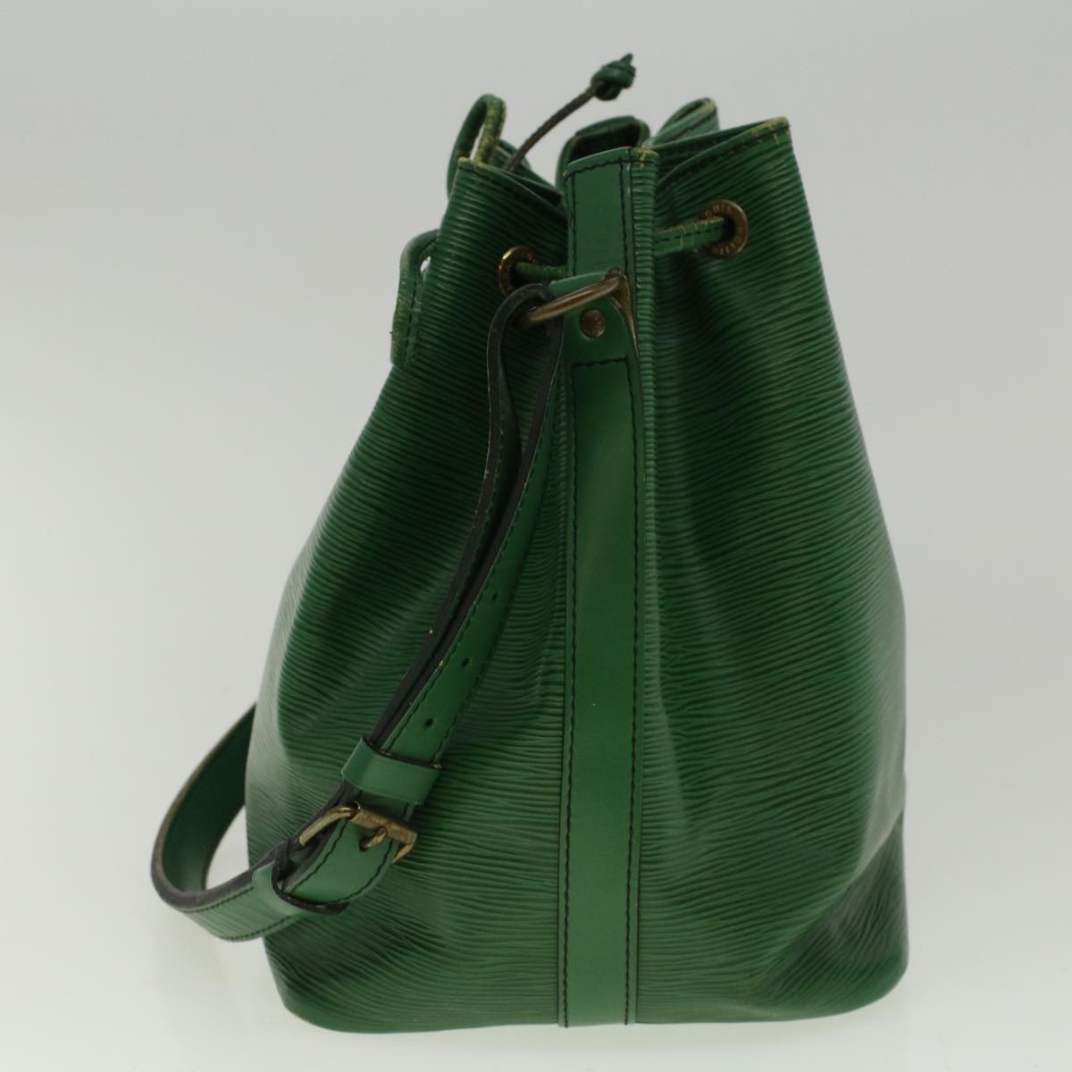 LOUIS VUITTON Epi Petit Noe Shoulder Bag Green M44104 LV Auth 58465