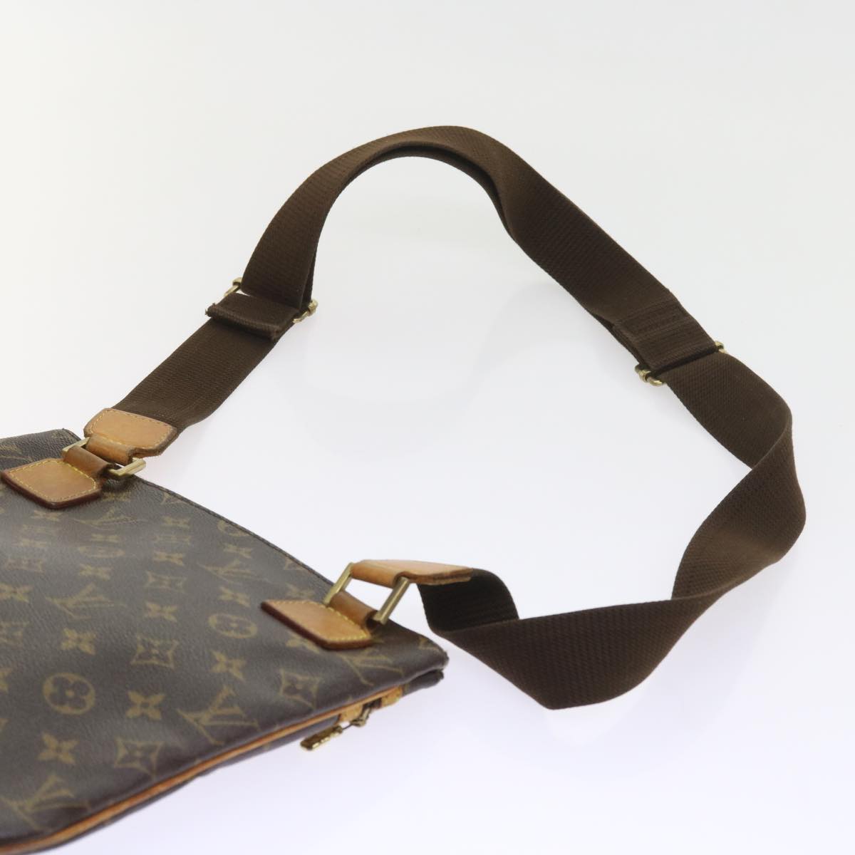 LOUIS VUITTON Monogram Pochette Bosphore Shoulder Bag M40044 LV Auth 58525