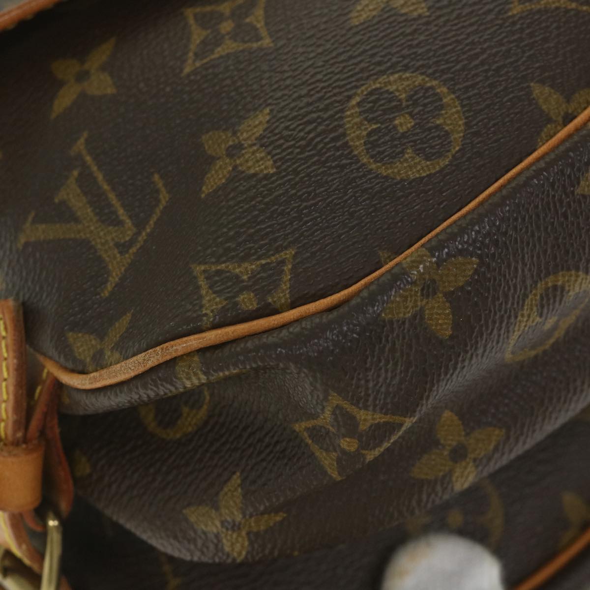 LOUIS VUITTON Monogram Saumur 30 Shoulder Bag M42256 LV Auth 58947