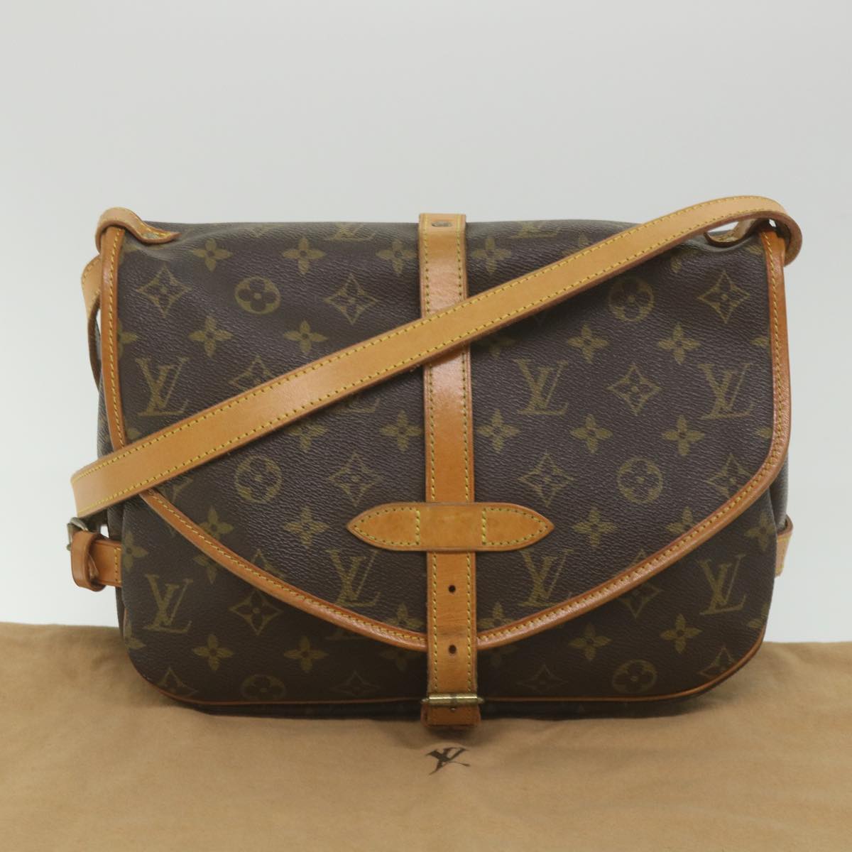 LOUIS VUITTON Monogram Saumur 30 Shoulder Bag M42256 LV Auth 58948