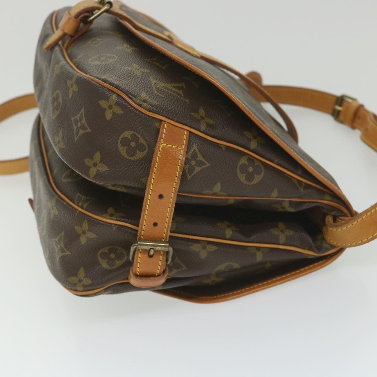 LOUIS VUITTON Monogram Saumur 30 Shoulder Bag M42256 LV Auth 58948