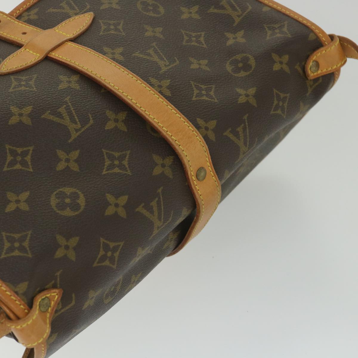 LOUIS VUITTON Monogram Saumur 30 Shoulder Bag M42256 LV Auth 58948