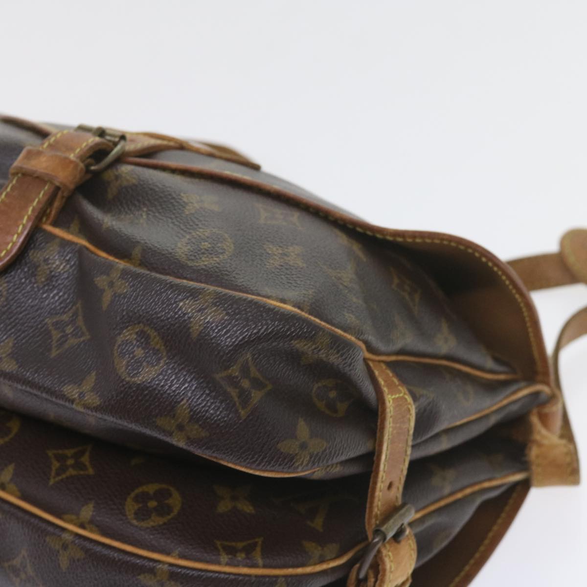 LOUIS VUITTON Monogram Saumur 30 Shoulder Bag M42256 LV Auth 58986