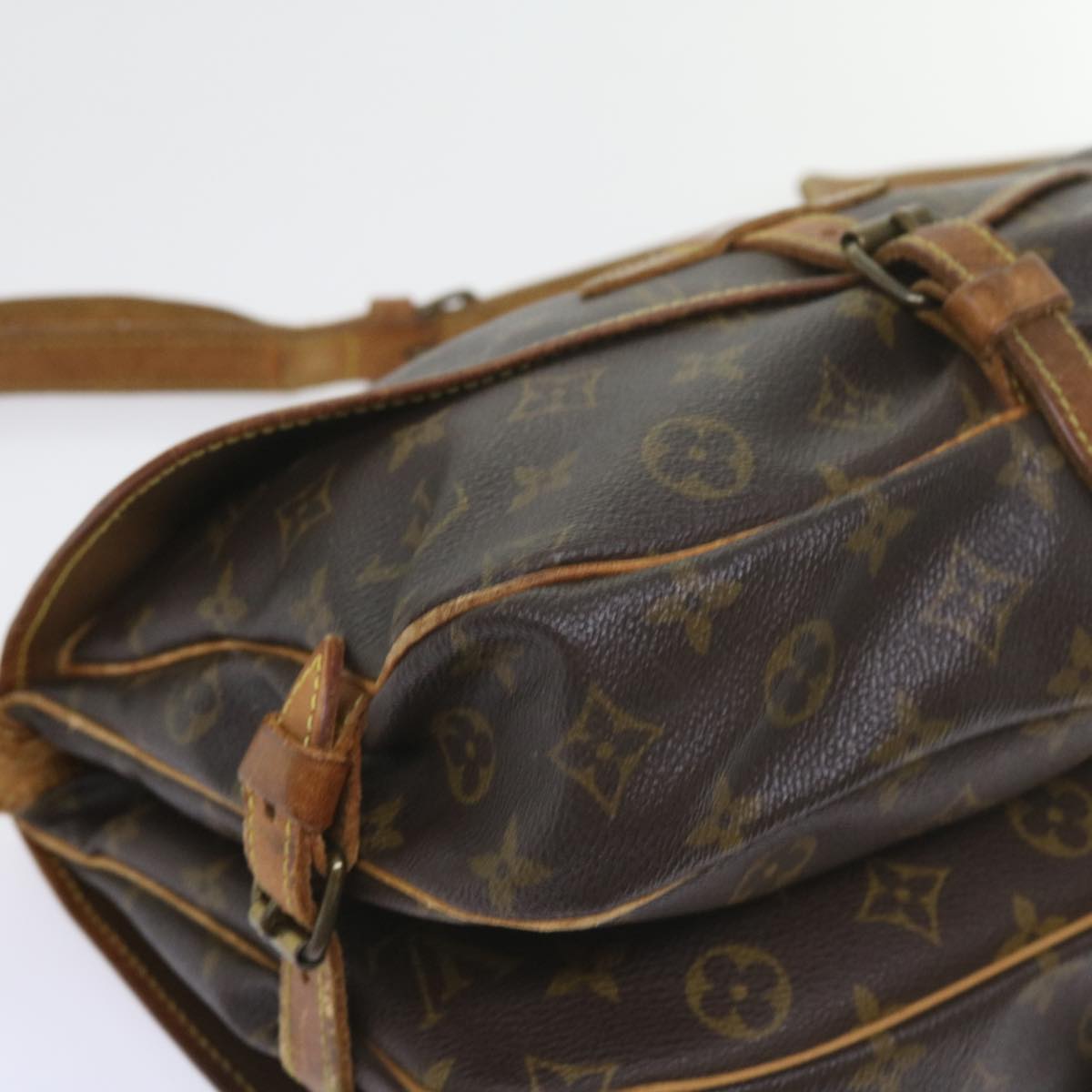 LOUIS VUITTON Monogram Saumur 30 Shoulder Bag M42256 LV Auth 58986