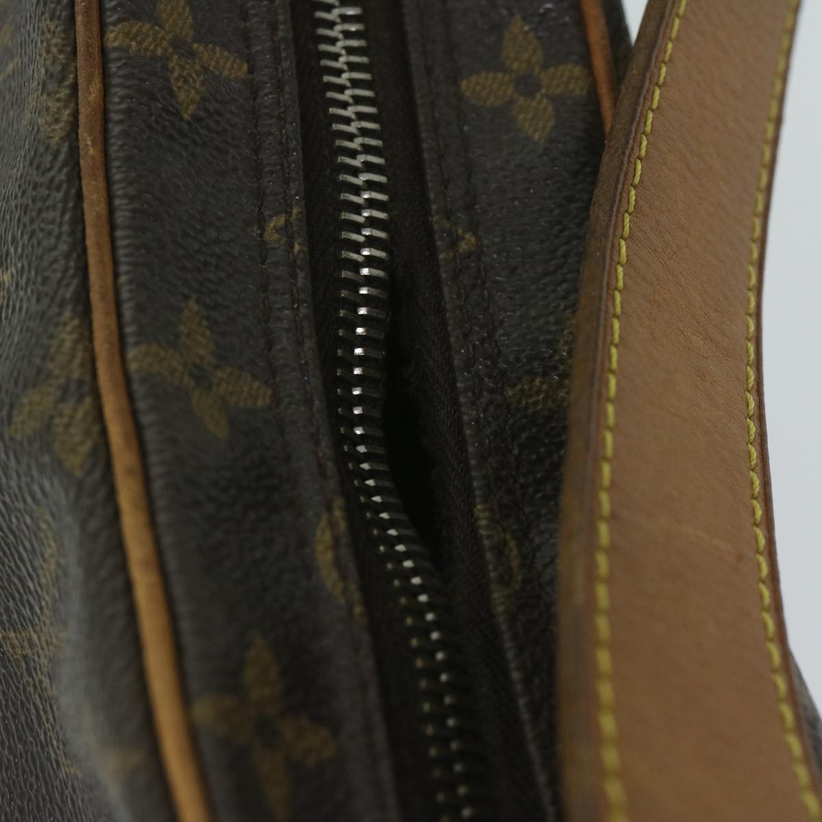 LOUIS VUITTON Monogram Croissant MM Shoulder Bag M51512 LV Auth 59314