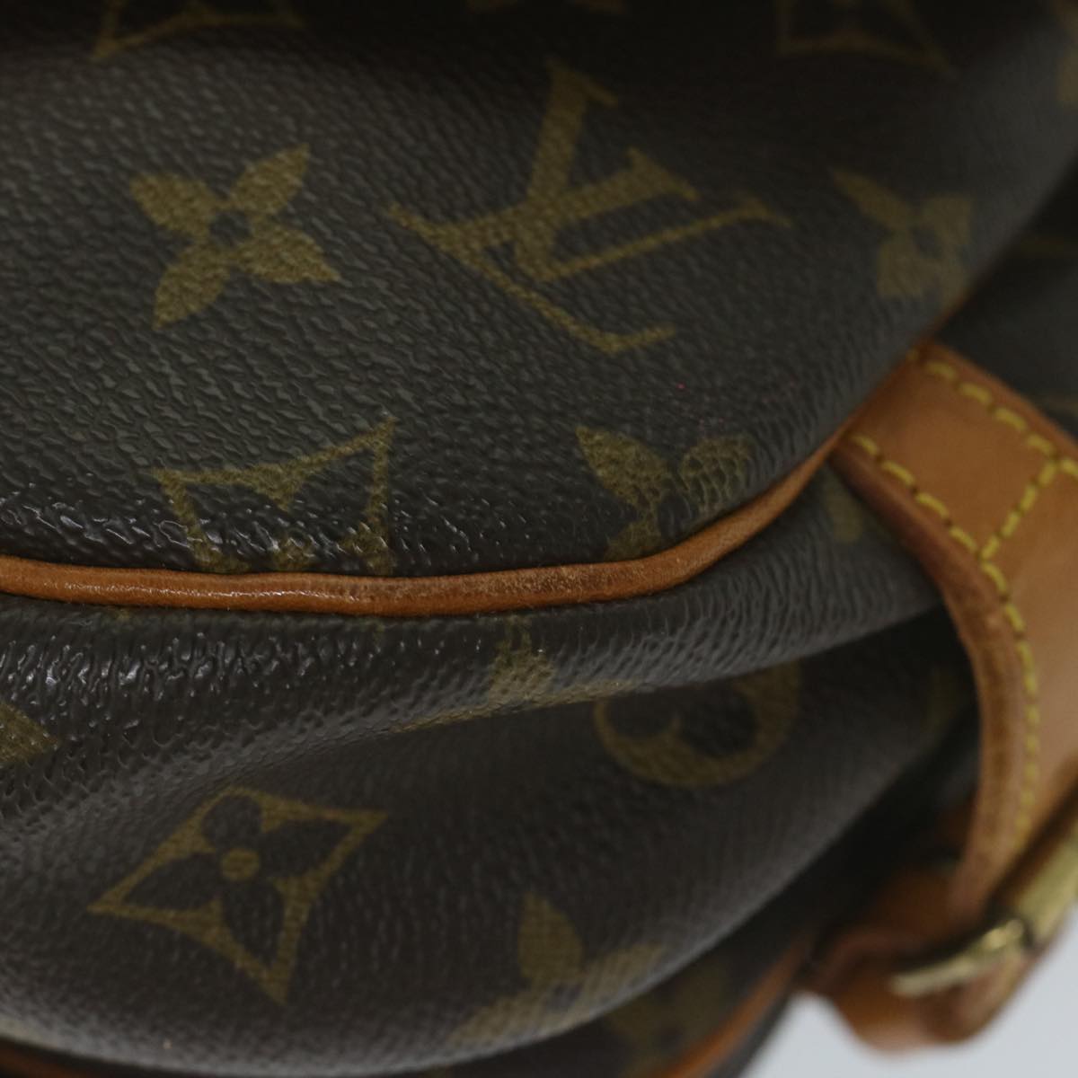 LOUIS VUITTON Monogram Saumur 30 Shoulder Bag M42256 LV Auth 59315