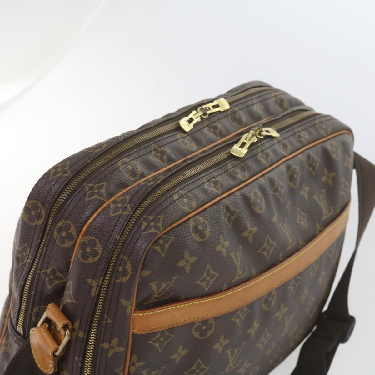 LOUIS VUITTON Monogram Reporter GM Shoulder Bag M45252 LV Auth 59420