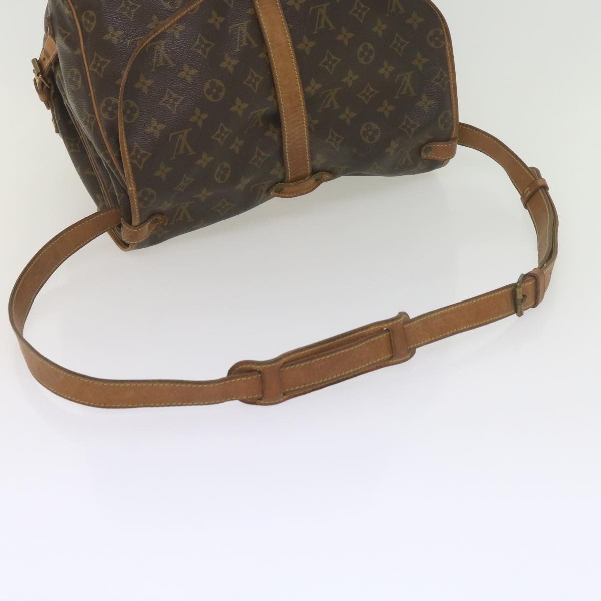 LOUIS VUITTON Monogram Saumur 35 Shoulder Bag M42254 LV Auth 59421