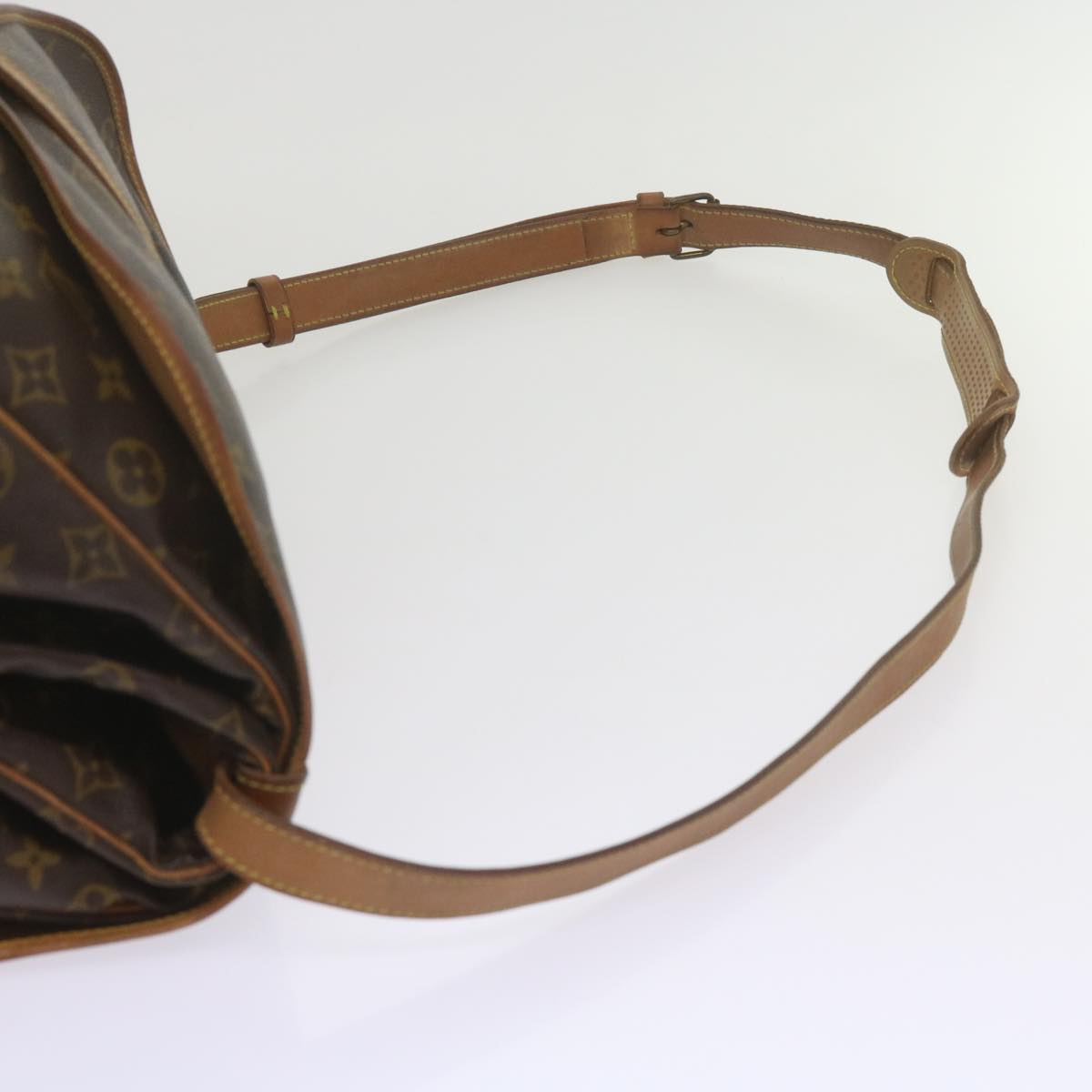 LOUIS VUITTON Monogram Saumur 35 Shoulder Bag M42254 LV Auth 59421