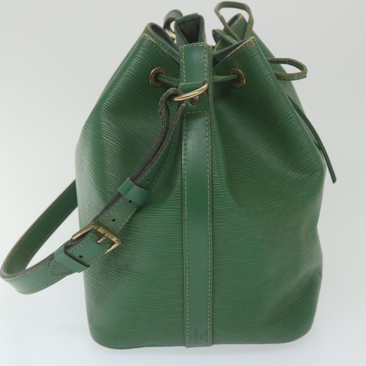 LOUIS VUITTON Epi Petit Noe Shoulder Bag Green M44104 LV Auth 59431