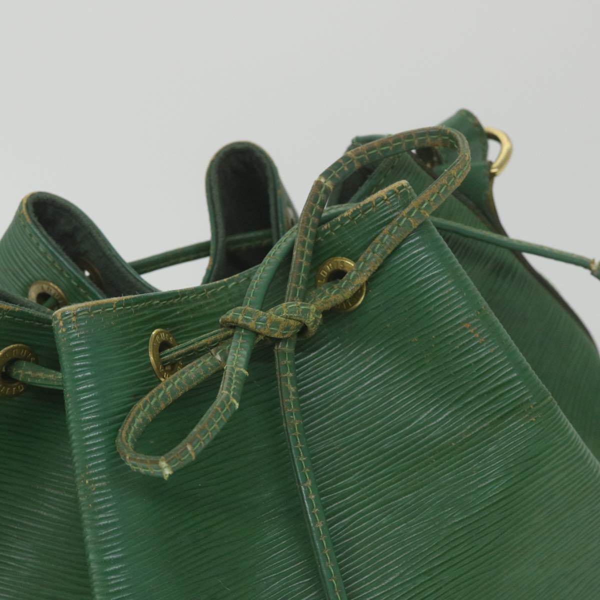 LOUIS VUITTON Epi Petit Noe Shoulder Bag Green M44104 LV Auth 59431