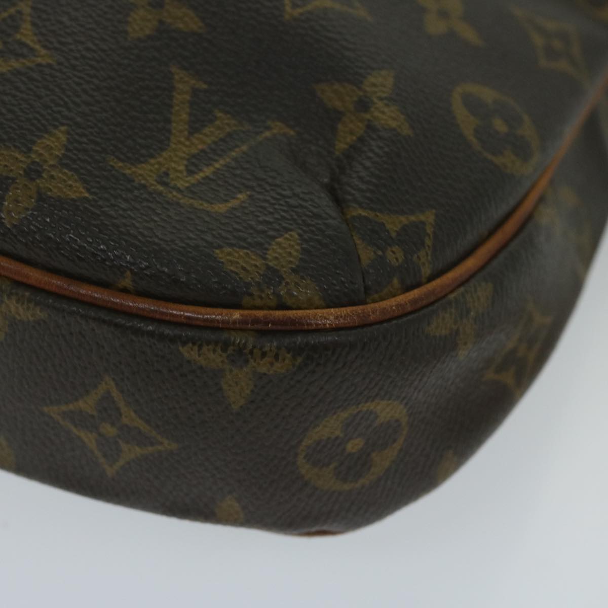 LOUIS VUITTON Monogram Odeon PM Shoulder Bag M56390 LV Auth 59518