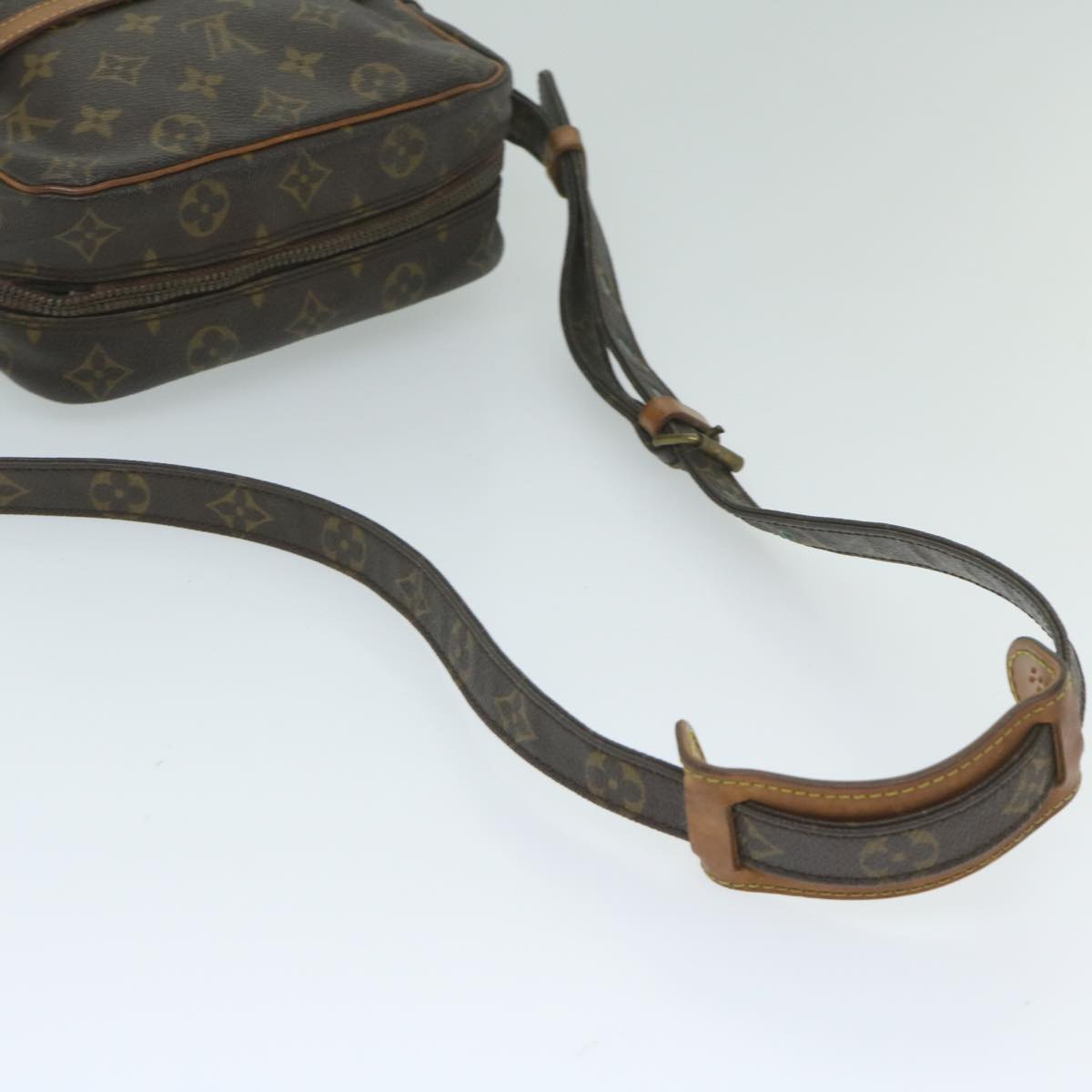 LOUIS VUITTON Monogram Danube MM Shoulder Bag M45264 LV Auth 59607