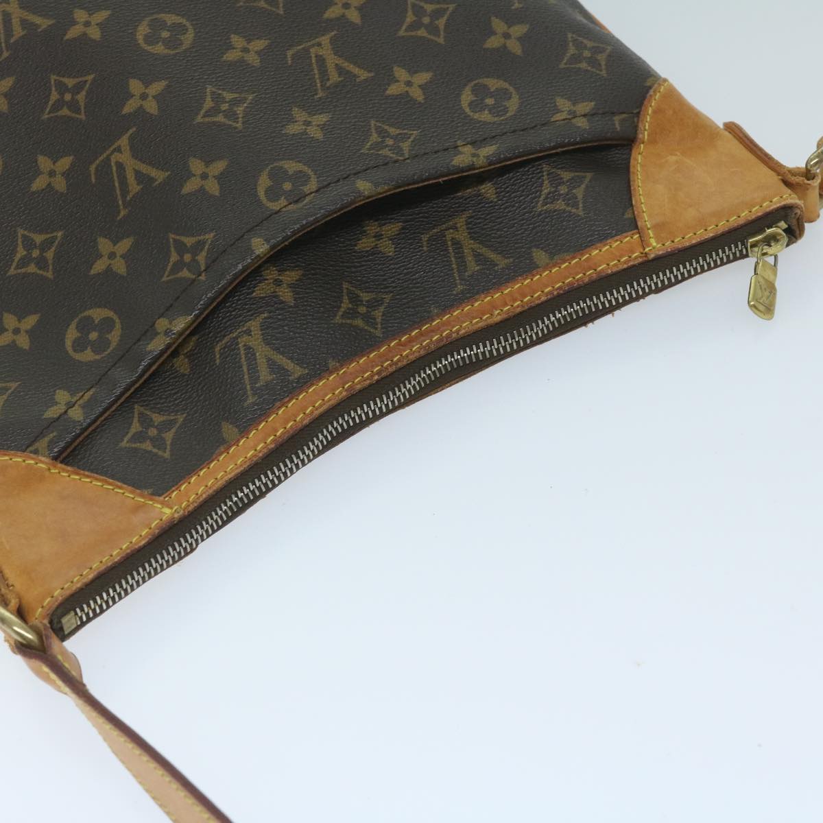 LOUIS VUITTON Monogram Odeon MM Shoulder Bag M56389 LV Auth 59656