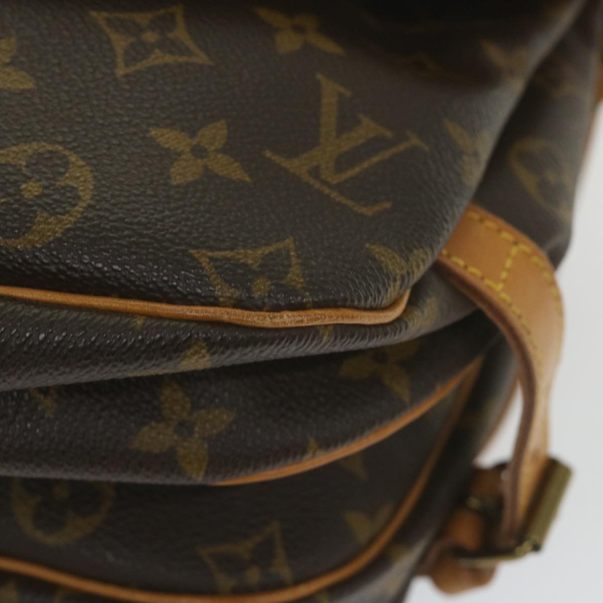 LOUIS VUITTON Monogram Saumur 30 Shoulder Bag M42256 LV Auth 59815