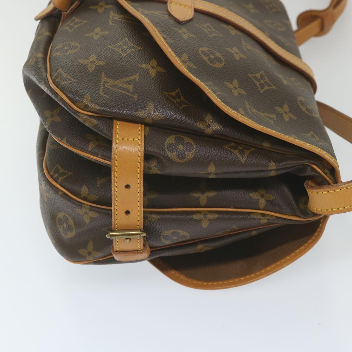 LOUIS VUITTON Monogram Saumur 30 Shoulder Bag M42256 LV Auth 59815