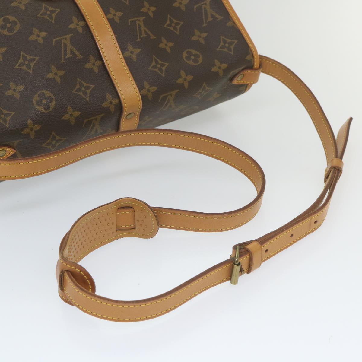 LOUIS VUITTON Monogram Saumur 30 Shoulder Bag M42256 LV Auth 59815