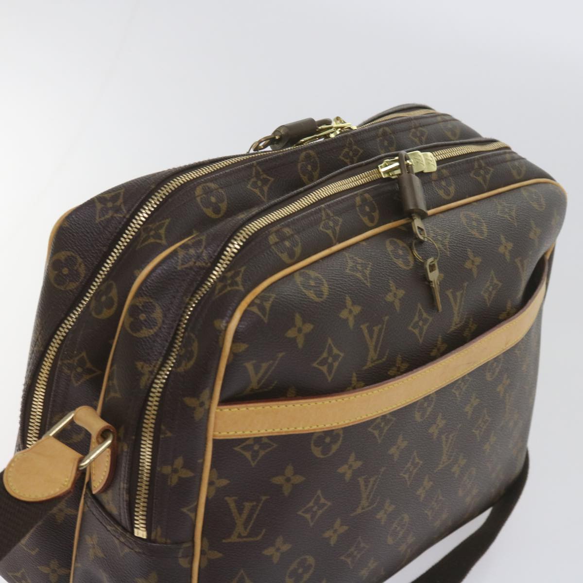 LOUIS VUITTON Monogram Reporter GM Shoulder Bag M45252 LV Auth 60088A