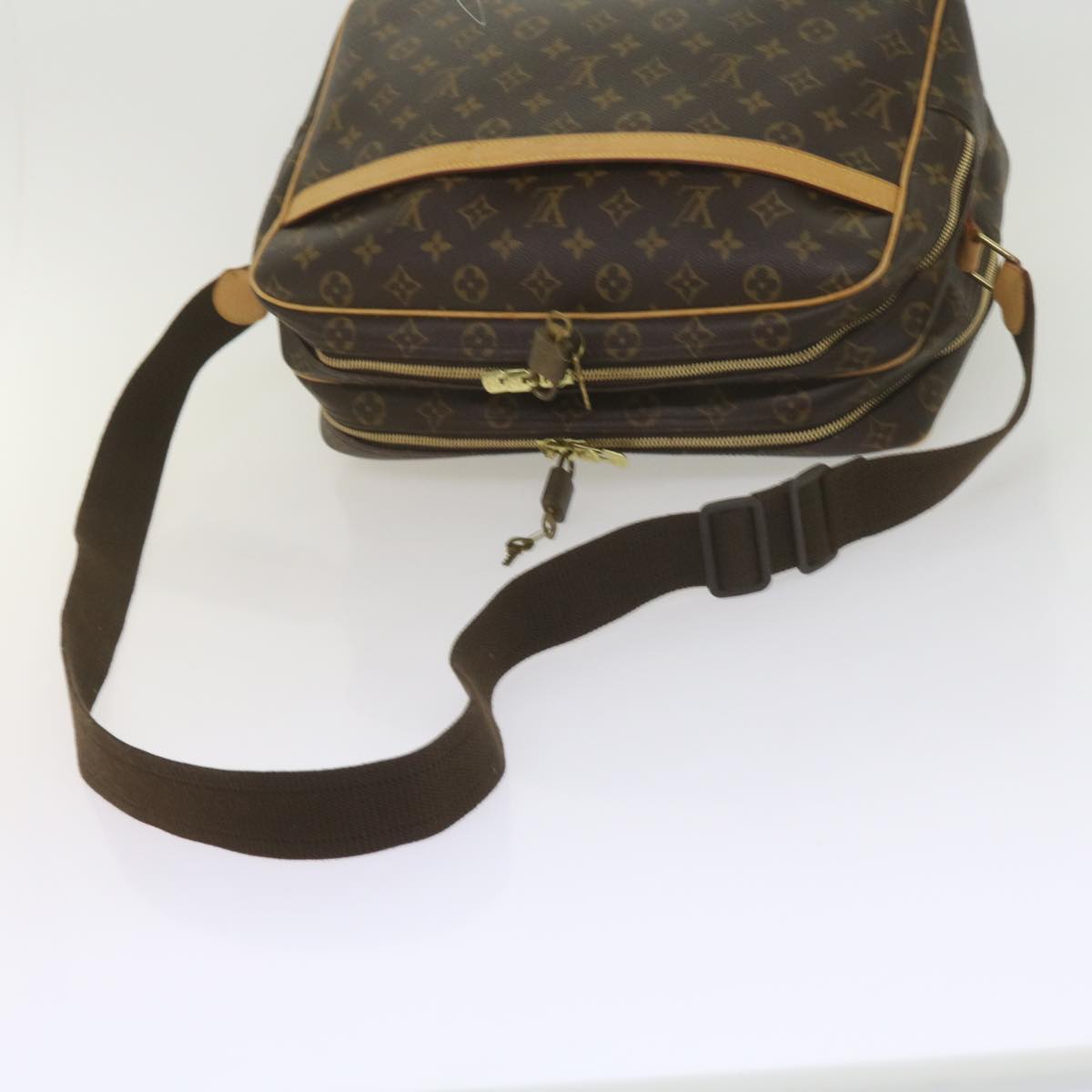 LOUIS VUITTON Monogram Reporter GM Shoulder Bag M45252 LV Auth 60088A