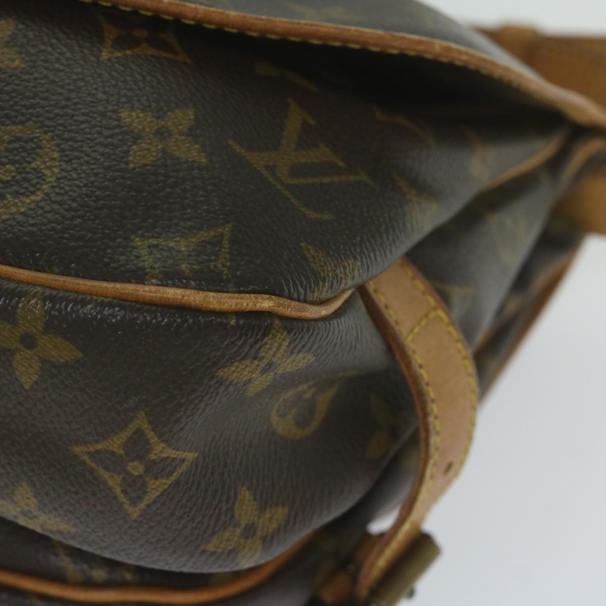 LOUIS VUITTON Monogram Saumur 30 Shoulder Bag M42256 LV Auth 60579