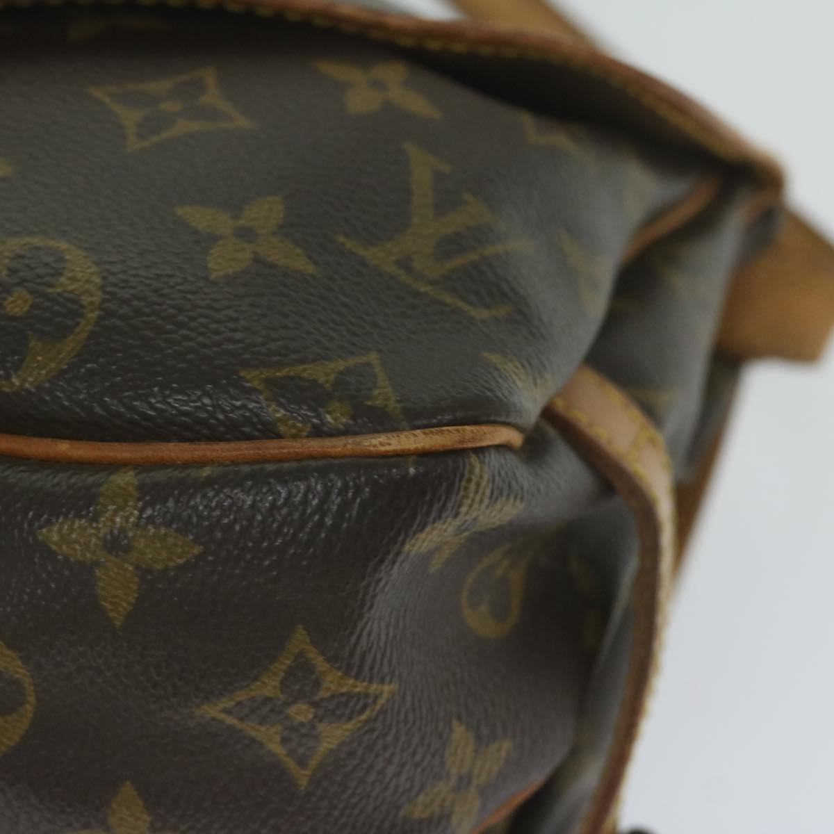 LOUIS VUITTON Monogram Saumur 30 Shoulder Bag M42256 LV Auth 60579