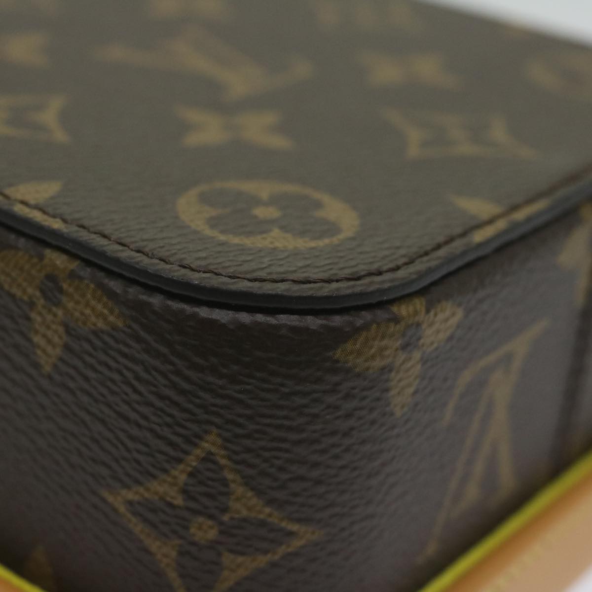 LOUIS VUITTON Monogram Boite Camille MM Jewelry Box GI0018 LV Auth 60609A