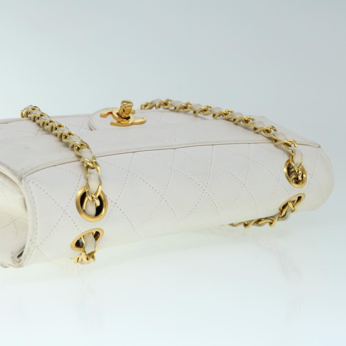 CHANEL Matelasse Chain Shoulder Bag Leather White CC Auth 60754A