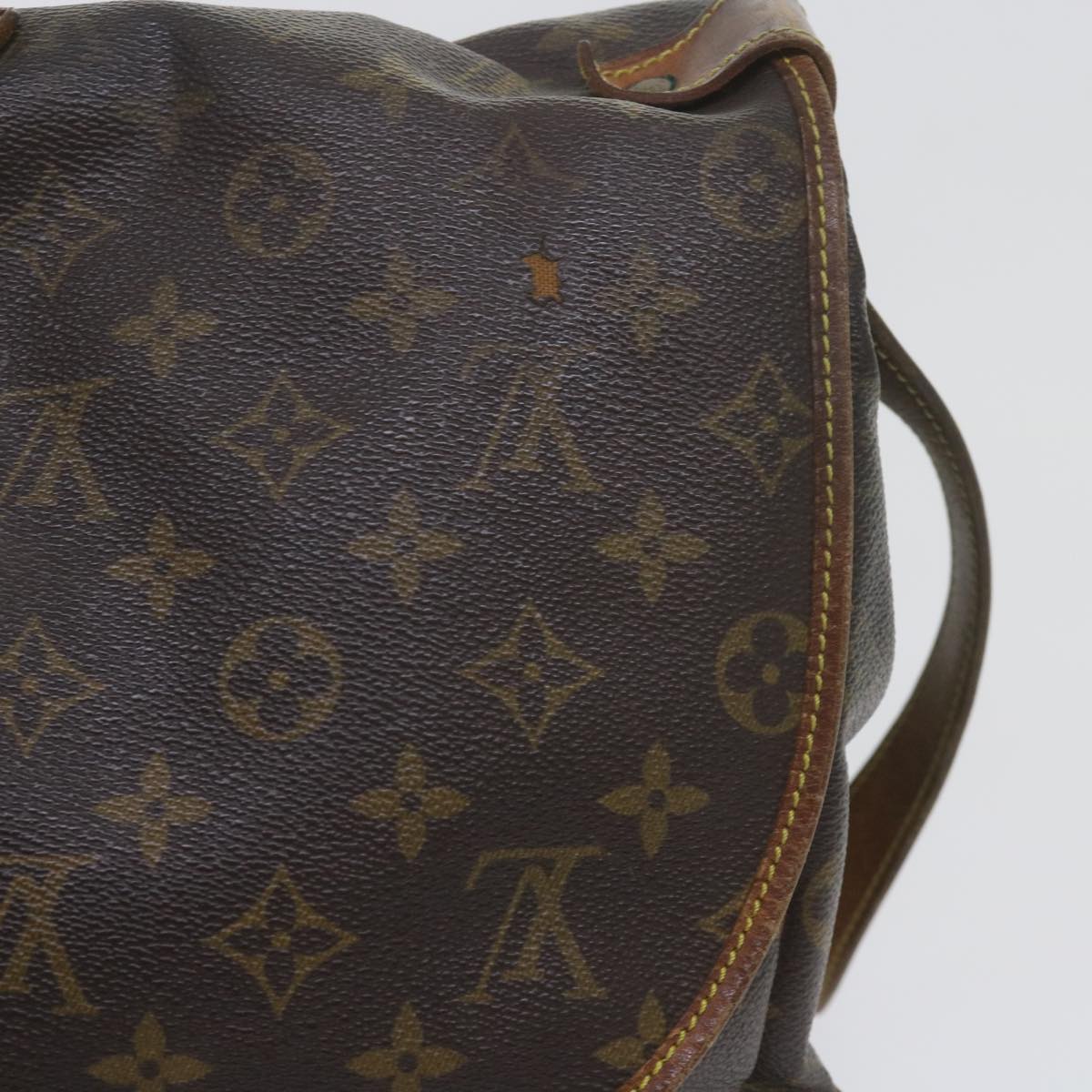 LOUIS VUITTON Monogram Saumur 35 Shoulder Bag M42254 LV Auth 60759