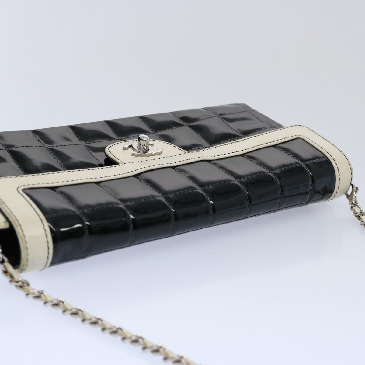 CHANEL Choco Bar Turn Lock Chain Shoulder Bag Patent leather Black CC Auth 61099