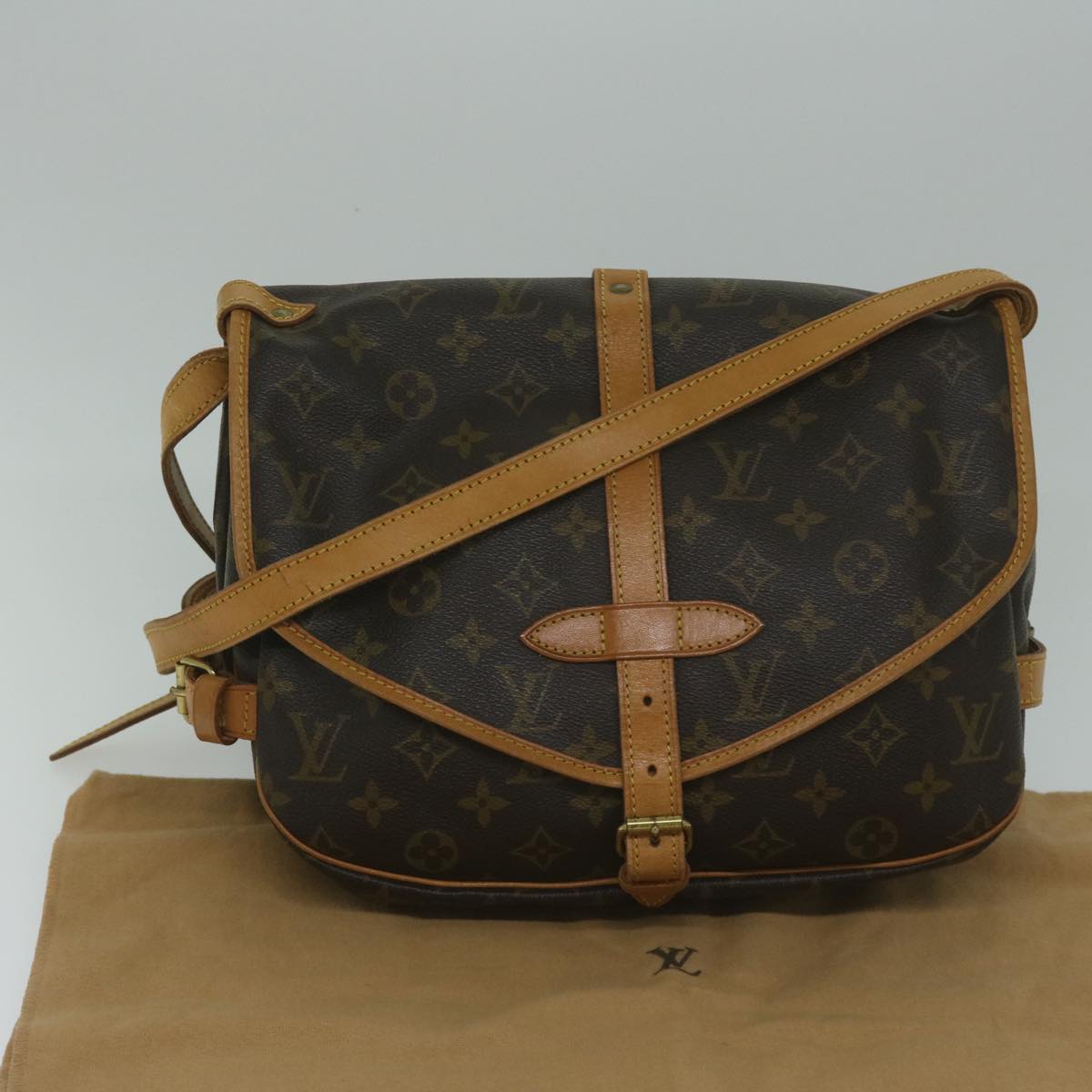 LOUIS VUITTON Monogram Saumur 30 Shoulder Bag M42256 LV Auth 61335