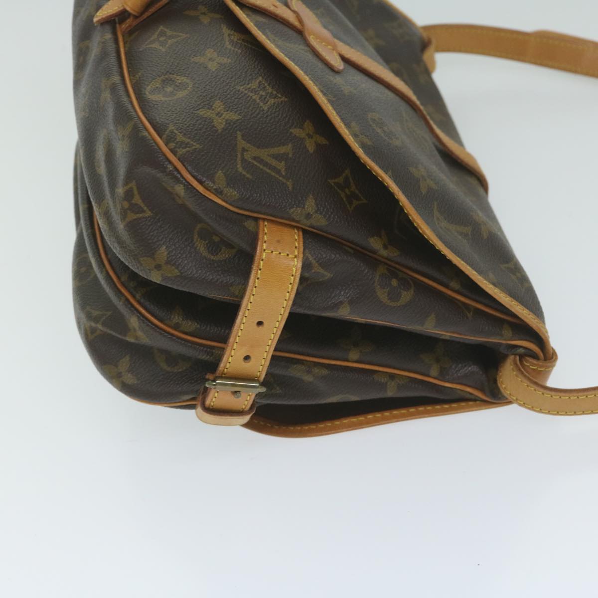 LOUIS VUITTON Monogram Saumur 30 Shoulder Bag M42256 LV Auth 61335